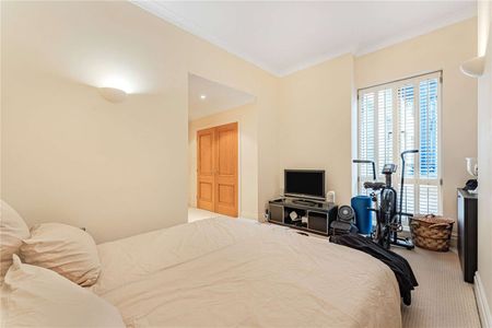 Spacious two-bedroom ground floor apartment. - Photo 5