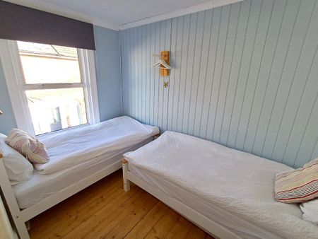 3 bedroom terraced house to rent - Photo 3