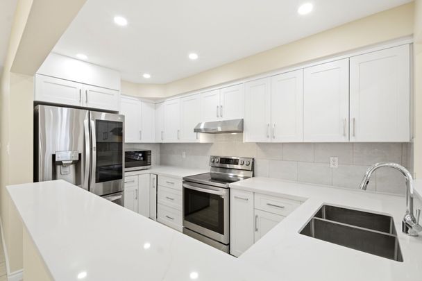 For Lease - 212 Venice Gate Drive, Vaughan, Ontario - Photo 1