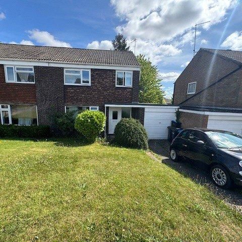 3 bedroom semi-detached house to rent - Photo 1