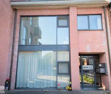 Ruim appartement met 2 kamers en gesloten garagebox - Photo 1