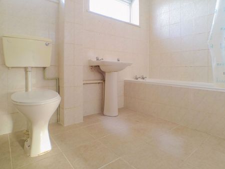 3 bedroom apartment - Photo 5