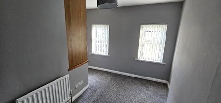 15 Ballyeaston Road, Ballyclare, BT39 9BW - Photo 2