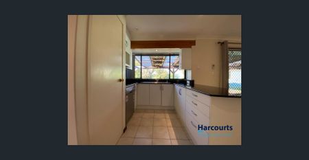 Your Perfect Family Home in a Quiet Cul-de-Sac - Photo 2