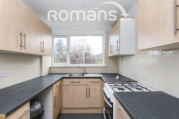 Dollis Drive, Farnham, GU9 - Photo 1