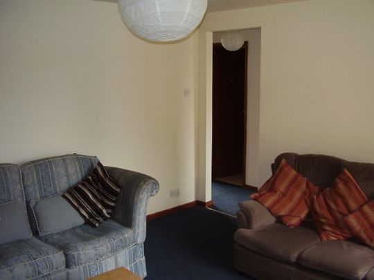 5 Bedroomed Flat - Photo 1