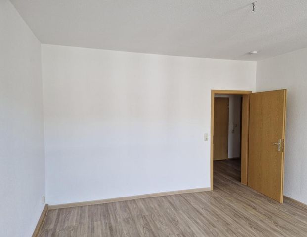 Attraktive, renovierte 2-RW im 3.OG eines Mehrfamilienhauses in Gera-Pforten zu vermieten. - Foto 1