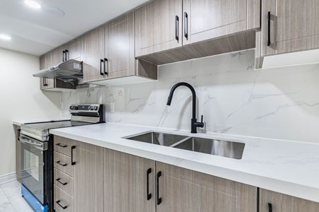 For Lease - 102 Leadenhall Road, Brampton, Ontario - Photo 5