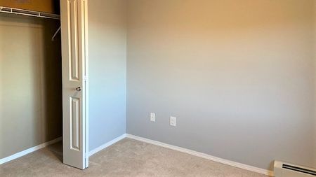 2 Bed + Den Condo For Rent In Mc Conachie | 2 Parking Spots | Pet Negotiable - Photo 4