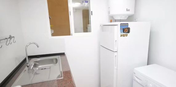 Carrer de la Lluna, Barcelona, Catalonia 08001 - Photo 2