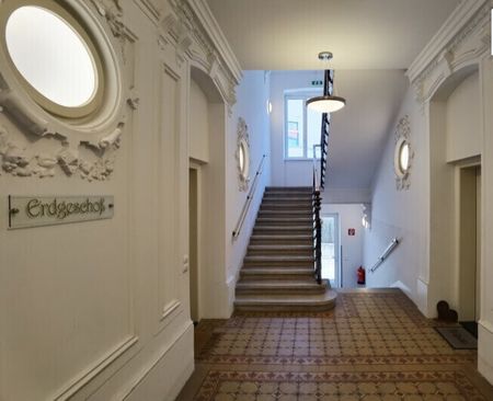 Provisionsfrei für den Mieter! 3-Zimmer-Wohnung in wunderschönem Altbau! - Photo 2