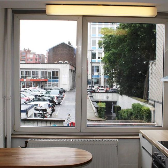 Appartement te huur in Liège voor € 775 met 1 slaapkamer - Photo 2