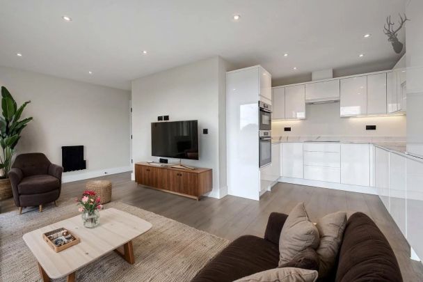 2 Bedroom Apartment - Photo 1