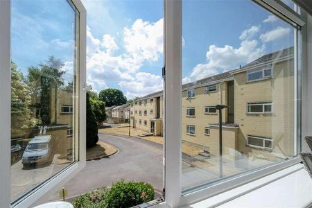 Rochfort Court, Bath, BA2 - Photo 2