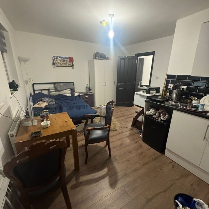 Studio Flat, The Dolphin Public House, E8 - Photo 1