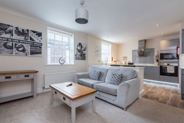 Greystones, Wilford Road, NG11 - Photo 1