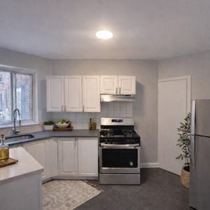 Recently Renovated 2bdrm pet friendly Apt - Photo 2