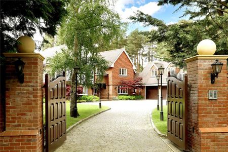 5 bedroom detached house to rent - Photo 5