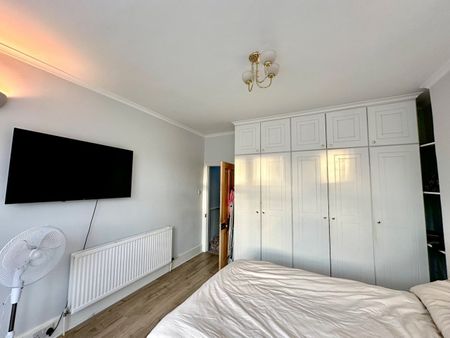 2 Bed Maisonette, Denehurst Gardens, W3 - Photo 5