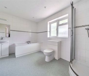 Detached home with practical ground floor lateral living. - Photo 3
