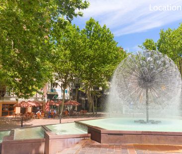 Oversized Art Deco Apartment With Leafy Outlook - Photo 4