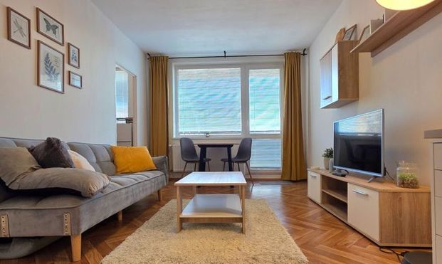Prenájom, 1,5i, Košice- Staré mesto, Vojenská, zariadený - Photo 1