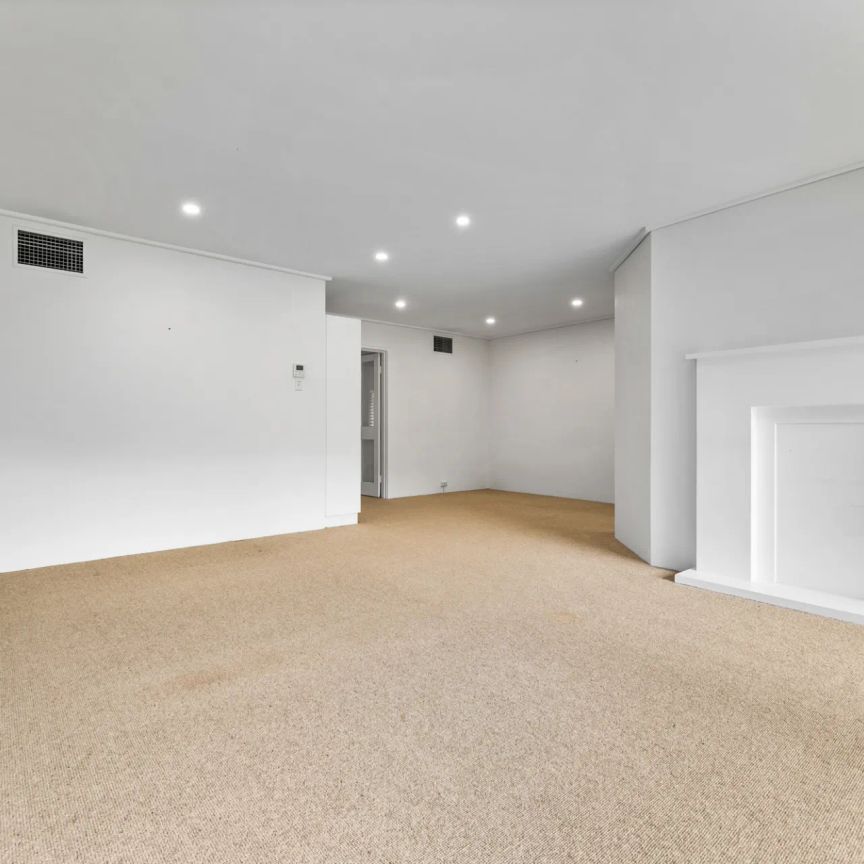 Prestige Living on Fawkner Park - Photo 1