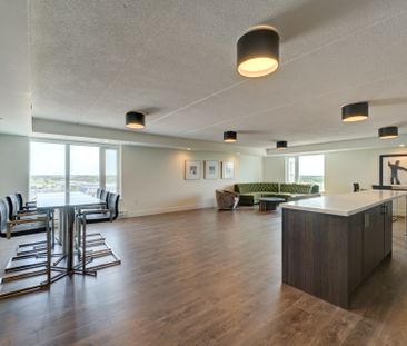 For Lease - 716 Main Street, Milton, Ontario - Photo 1