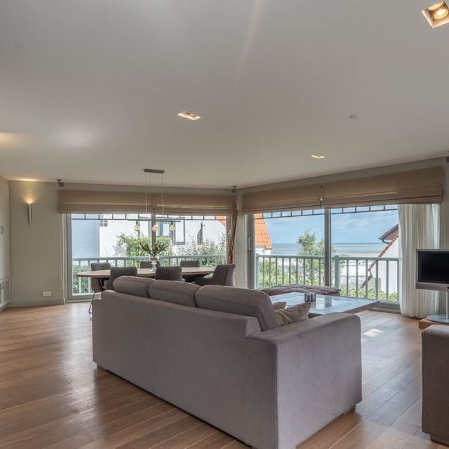 Appartement te huur in Duinbergen voor € 3.250 met 3 slaapkamers - Photo 1