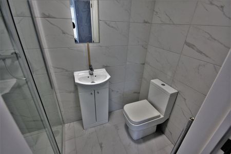 One-Bedroom House share - Photo 5