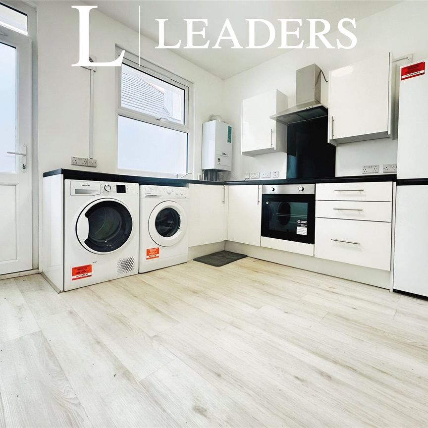 1 bedroom property to rent Priory Crescent, Southend-on-Sea, Essex, SS2 - Photo 1