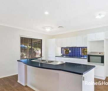 CHANCE FOR HUGE STUNNING FAMILY HOME IN CONVENIENT LOCATION! - Photo 5