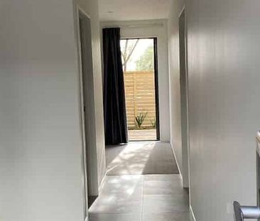 2 Bedroom 2 Bathroom House in Henderson - Photo 5