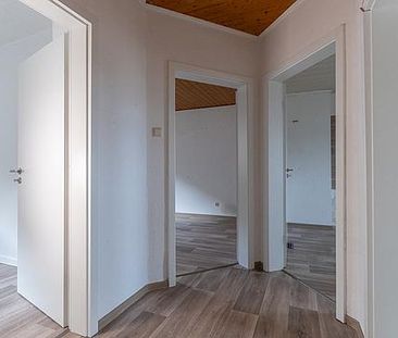 Ca. 51 m² große 2-Zimmer-Dachgeschosswohnung mit Tageslichtbad in H... - Photo 1