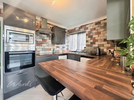 2 bedroom flat to rent - Photo 4