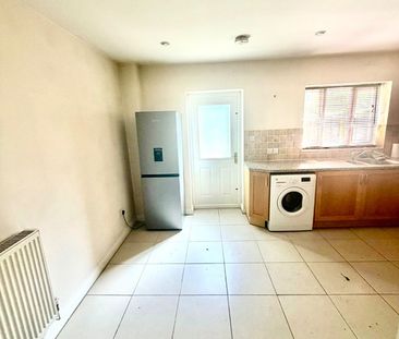 Room in a Shared House, Cintra Close, RG2 - Photo 1