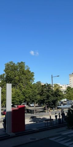 Appartemen situé, dans une résidence à proximité des commerces, des écoles et des transports en communs. - Photo 1