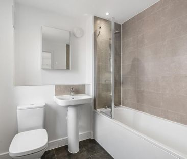 3 bedroom detached house to rent - Photo 3