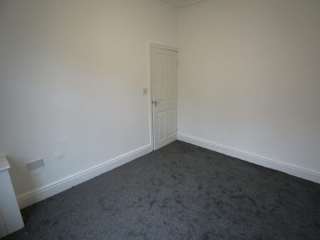 Terraced House to rent on - Photo 5