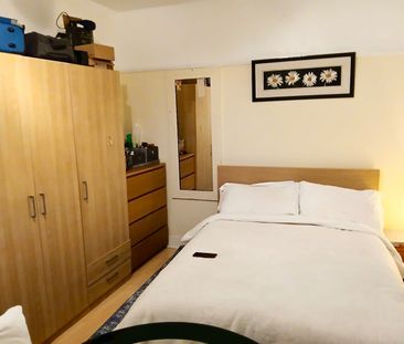 Room in a Shared House, North Circular Road, NW10 - Photo 2