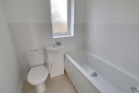2 bedroom detached house to rent - Photo 3