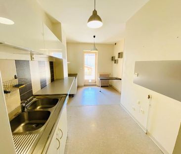 Location Appartement 4 pièces 111m² MACON 71000 - Photo 2