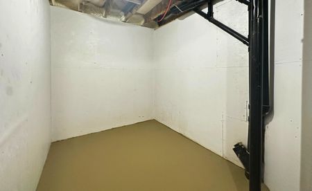 Logement de 2 chambres entièrement rénové sur deux étages - Photo 2