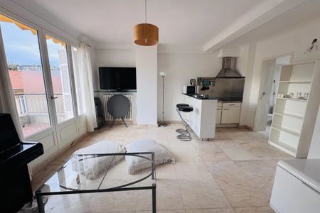 NICE Le Ray St Maurice T2 meublée - Photo 4