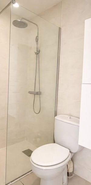 Location Appartement 1 pièce 18m² MARIGNANE 13700 - Photo 1