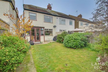 3 bedroom semi-detached house to rent - Photo 3