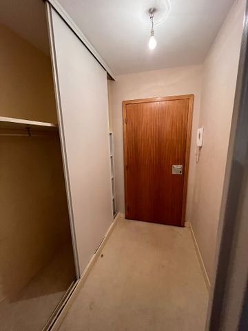 Type 2 de 38 m² avec terrasse et garage rue Carnot - Photo 4