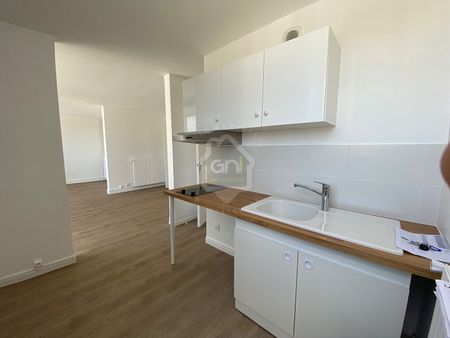 Chaville : appartement 4 pièces 67 m2 refait à neuf, au 9ème étage avec balcon, - Photo 4