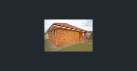 Recently renovated 4BR/2Bath Brick home, 3 Car fenced port. Walk to Train & Westfield. - Photo 4