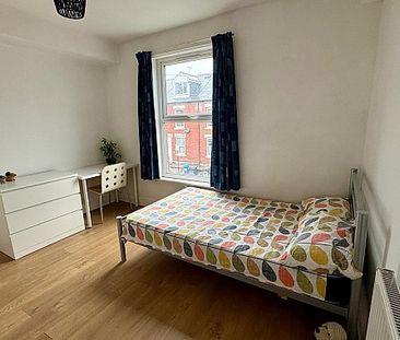 Fantastic 5 bedroom property - Photo 5